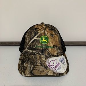 John Deere Evolve + Elude Women’s Hunting Camouflage Trucker Cap/Hat-NWT